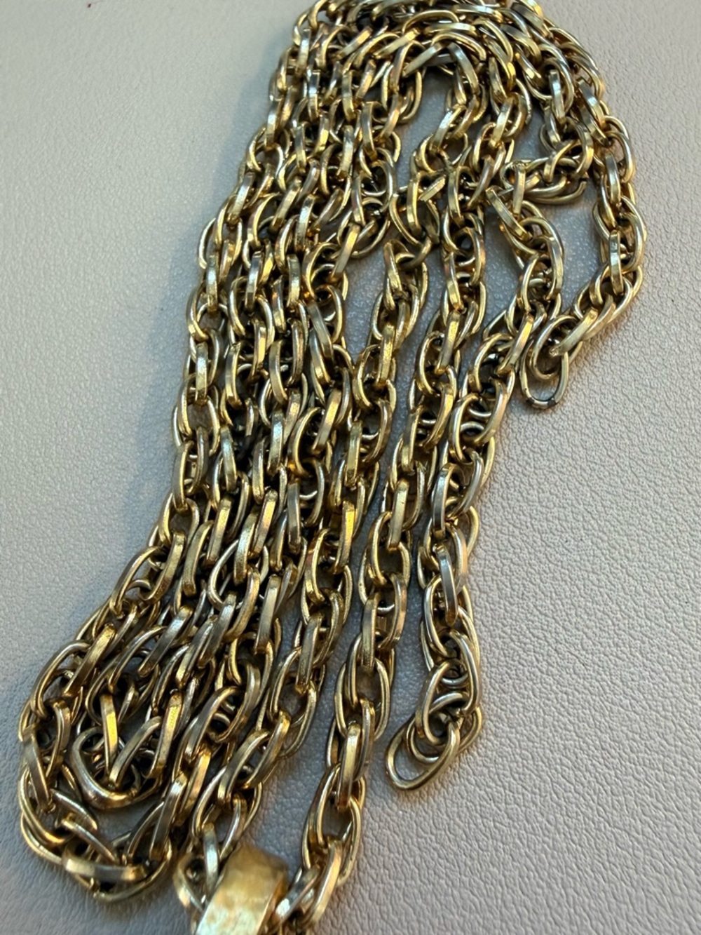 Roxanne Assoulin Gold toned necklace with Amber Stone - Picture 6 of 7
